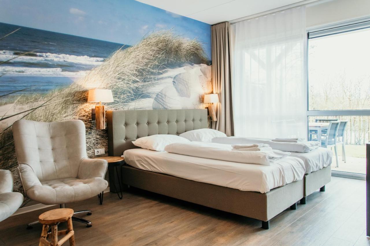 Hotel De Zeeuwse Kust เรอเนสเซอ ภายนอก รูปภาพ